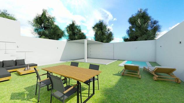 Foto 1 de Casa nova en venda a travesía Valdivia Rda Nte de 4 habitacions amb jardí
