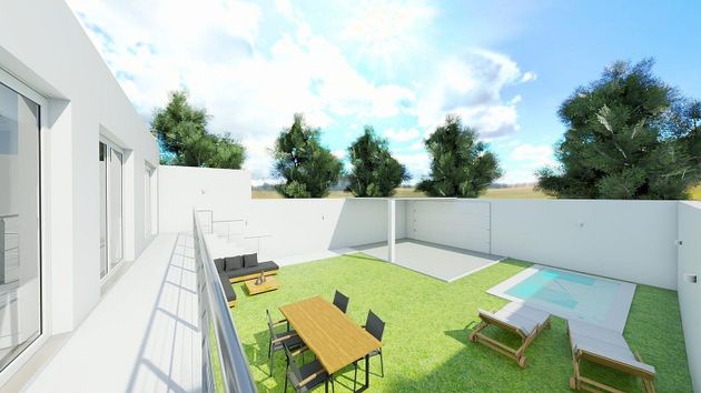 Foto 2 de Casa nova en venda a travesía Valdivia Rda Nte de 4 habitacions amb jardí