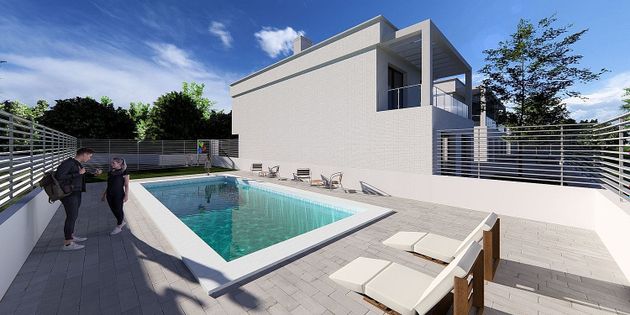 Foto 2 de Casa nueva en venta en calle Fernando VII de 4 habitaciones con piscina