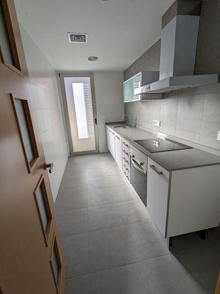 Foto 2 de Piso nuevo en venta en calle Alcalde Vicente Cremades y de 3 habitaciones con ascensor