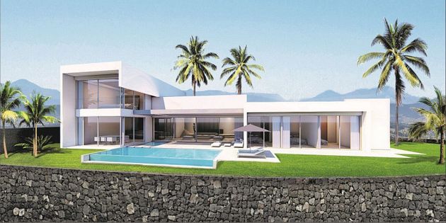 Foto 1 de Casa nova en venda a calle Mayantigo Con Bentaguayre de 4 habitacions amb piscina i jardí