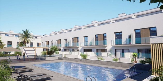 Foto 1 de Casa nova en venda a calle Marquesos de Monterde de 4 habitacions amb piscina i jardí