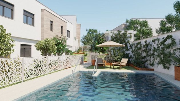 Foto 2 de Casa nova en venda a calle Pozo Nuevo de 3 habitacions amb piscina i jardí