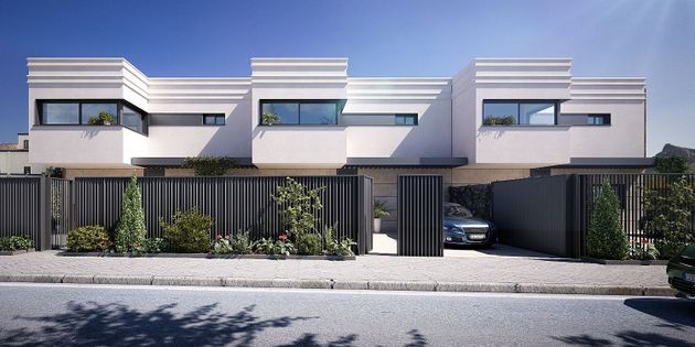 Foto 2 de Venta de casa nueva en calle Ribiera de 3 habitaciones con piscina y jardín
