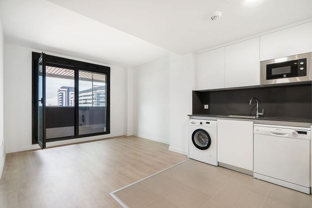 Foto 1 de Alquiler de piso nuevo en calle Maria Pita de 1 habitación con piscina y aire acondicionado