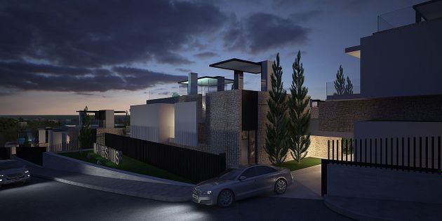 Foto 2 de Casa nova en venda a calle Larcipreste de Hita de 5 habitacions amb piscina