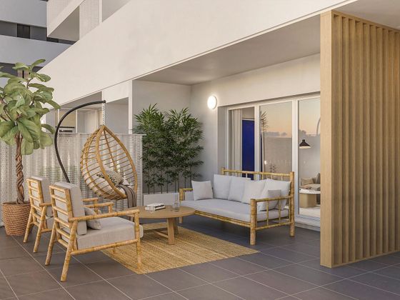 Foto 1 de Piso nuevo en alquiler en calle Juan Varela Gómez de 3 habitaciones con piscina y ascensor