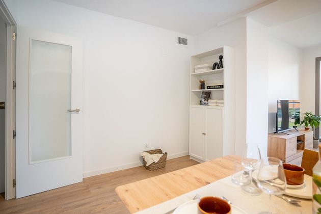 Foto 1 de Piso nuevo en alquiler en calle De Les Corts Valencianes de 3 habitaciones con piscina y muebles