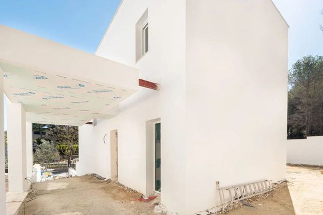 Foto 1 de Casa nova en venda a calle Turó de 5 habitacions amb piscina i jardí