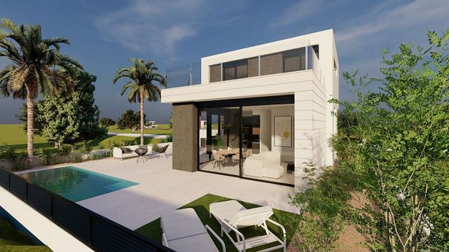Foto 1 de Casa nova en venda a calle Severiano Ballesteros de 3 habitacions amb piscina i jardí