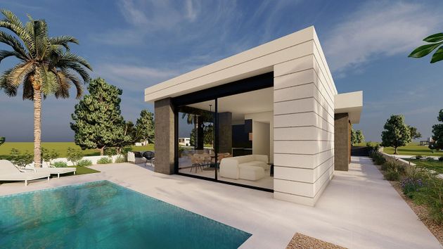 Foto 1 de Casa nova en venda a calle Severiano Ballesteros de 3 habitacions amb piscina i jardí