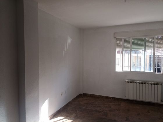 Foto 2 de Pis en venda a barrio Federico Garcia Lorca de 2 habitacions amb garatge