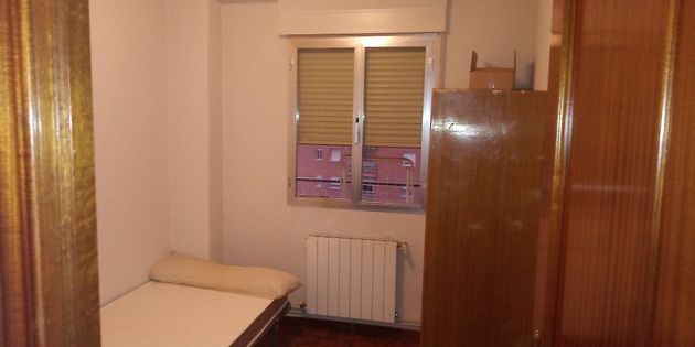 Foto 1 de Compartir pis a calle Zamora de 3 habitacions amb terrassa i mobles