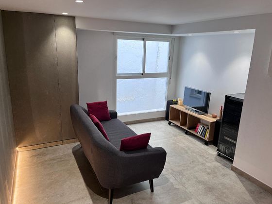 Foto 2 de Apartament en lloguer a calle Beneficencia de 1 habitació amb mobles i aire acondicionat