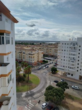 Foto 2 de Piso en venta en calle Olas de 3 habitaciones con terraza y piscina