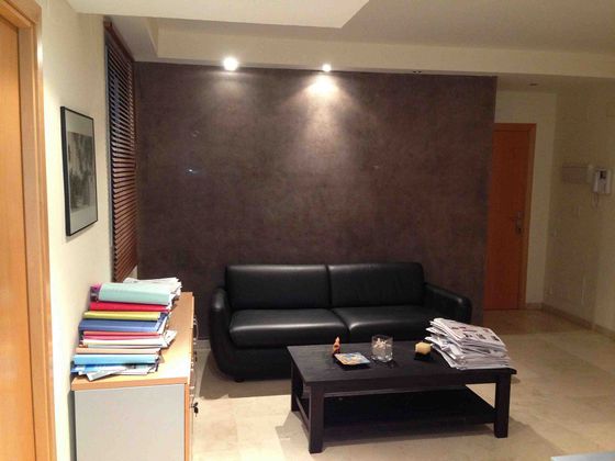 Foto 2 de Alquiler de oficina en calle Llacuna de 2 habitaciones con muebles y aire acondicionado