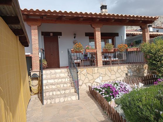 Foto 1 de Casa en venda a calle Constitución de 3 habitacions amb terrassa i garatge