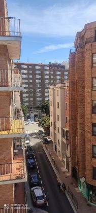 Foto 1 de Pis en venda a calle Jose Zorrilla de 4 habitacions amb balcó i calefacció