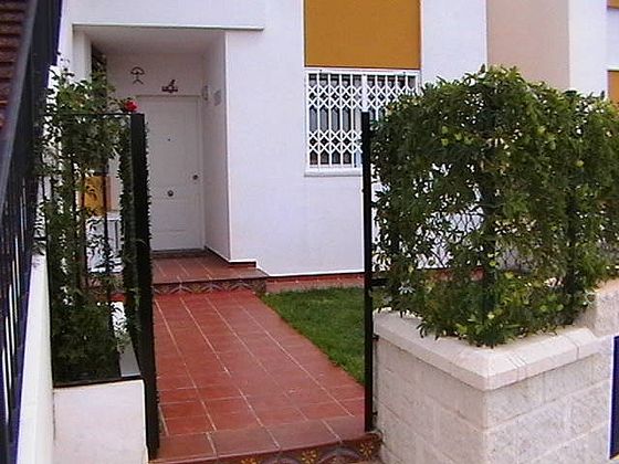 Foto 2 de Apartament en lloguer a avenida Cañada Julián de 2 habitacions amb terrassa i piscina