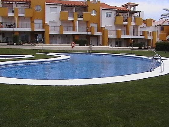 Foto 1 de Piso en alquiler en avenida Cañada Julián de 2 habitaciones con piscina y garaje