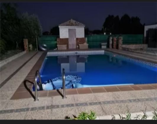 Foto 2 de Casa en venta en calle Nogal de 7 habitaciones con terraza y piscina