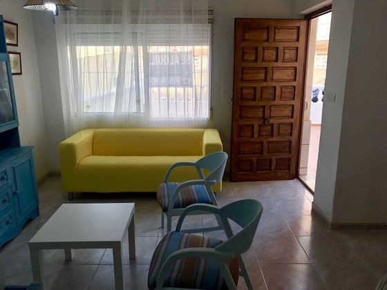 Foto 1 de Alquiler de apartamento en calle Isla Cunillera de 3 habitaciones con jardín