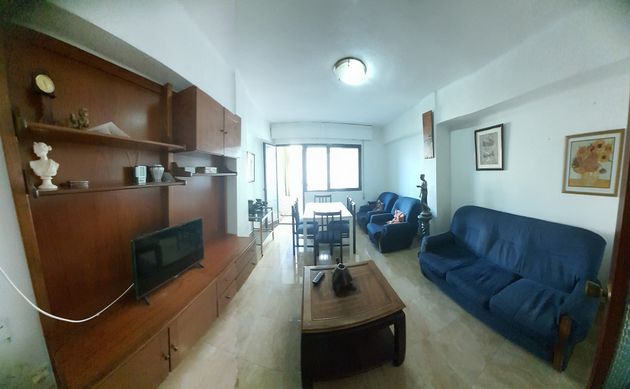 Foto 2 de Compartir pis a avenida Perez Galdos de 4 habitacions amb terrassa i mobles