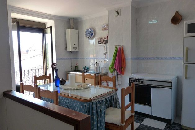 Foto 2 de Casa en venda a calle Alvaro de Castilla de 4 habitacions amb terrassa i mobles