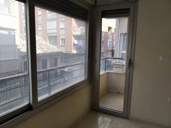 Foto 2 de Pis en venda a calle Jaime Primero de 3 habitacions amb terrassa i balcó