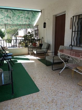 Foto 2 de Xalet en venda a urbanización Les Mallaes de 3 habitacions amb terrassa i piscina