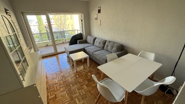 Foto 1 de Apartament en lloguer a calle Juan de Toledo de 1 habitació amb terrassa i piscina