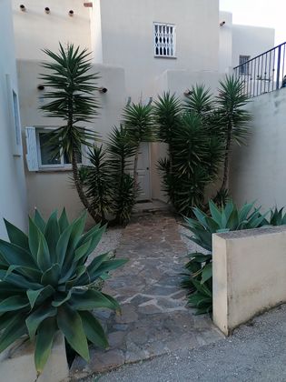 Foto 1 de Venta de casa adosada en calle Empedrola II Parc I de 2 habitaciones con terraza y piscina