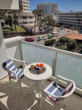 Foto 1 de Apartamento en alquiler en avenida Alfereces Provisionales de 1 habitación con terraza y piscina