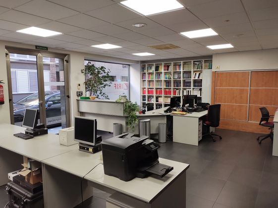 Foto 2 de Oficina en venda a calle Hurtado de 8 habitacions amb aire acondicionat i calefacció