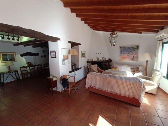 Foto 1 de Casa en venda a calle Calvario de 6 habitacions amb terrassa i jardí