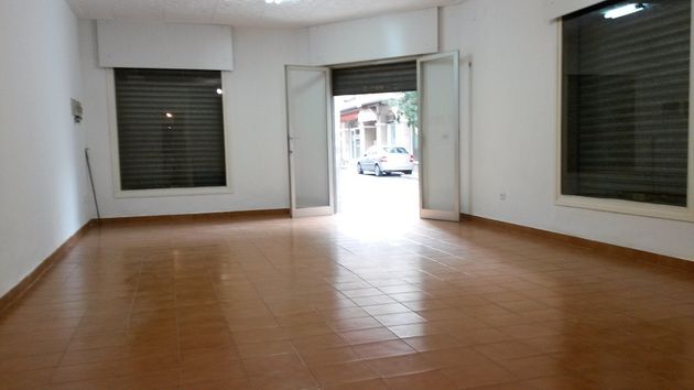 Foto 1 de Local en venta en calle Costa i Fornaguera de 1 habitación y 40 m²