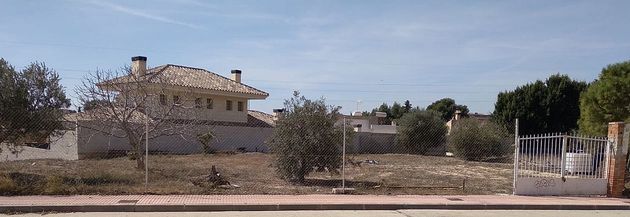 Foto 1 de Venta de terreno en calle Níspero de 830 m²