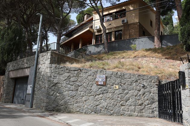 Foto 1 de Villa en venta en calle Joan Maragall de 6 habitaciones con terraza y garaje