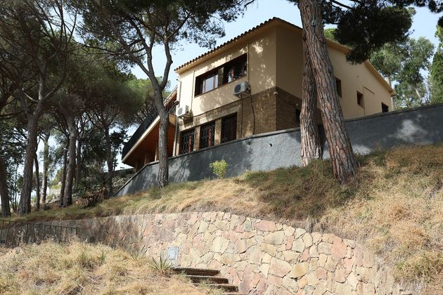 Foto 2 de Villa en venta en calle Joan Maragall de 6 habitaciones con terraza y garaje