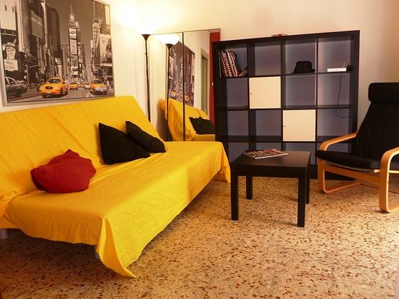 Foto 2 de Pis en venda a calle Sant Paciá de 5 habitacions i 71 m²