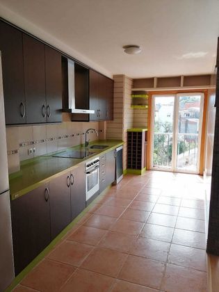 Foto 1 de Alquiler de piso en avenida Finisterre de 3 habitaciones con garaje y muebles