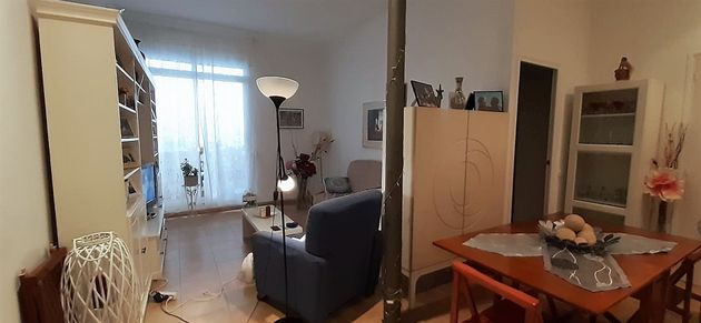 Foto 2 de Compartir piso en calle Margarit de 2 habitaciones con terraza y muebles