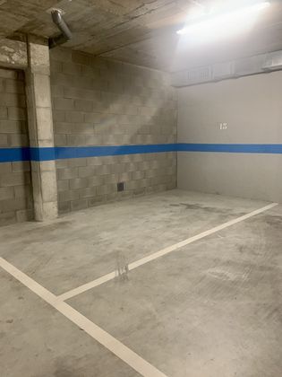 Foto 1 de Alquiler de garaje en calle Bòvila de 11 m²