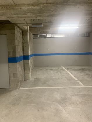 Foto 2 de Garatge en lloguer a calle Bòvila de 11 m²