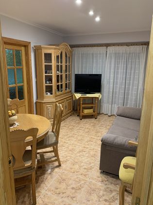 Foto 2 de Apartament en lloguer a vía Sant Roc de 3 habitacions amb terrassa i mobles