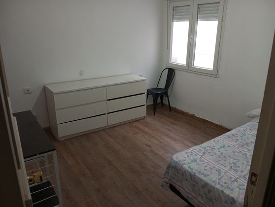 Foto 1 de Compartir pis a calle La Paz de 2 habitacions i 65 m²