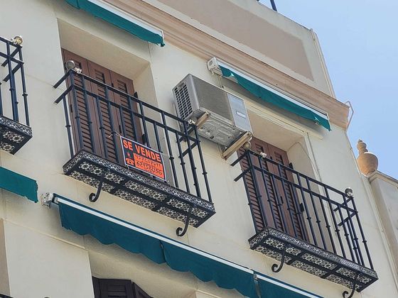 Foto 2 de Pis en venda a calle Moralejo de 3 habitacions amb mobles i balcó