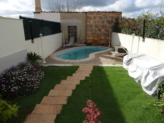 Foto 1 de Casa adossada en venda a calle Carreró Dels Hortets de 4 habitacions amb terrassa i piscina