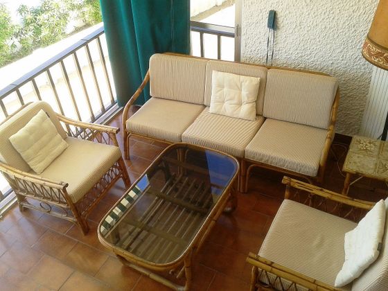 Foto 2 de Piso en alquiler en calle Flamenco de 3 habitaciones con terraza y muebles