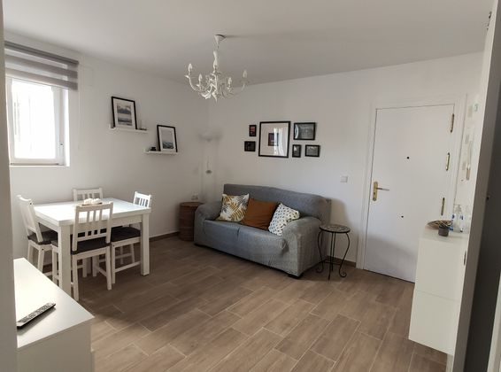Foto 1 de Compartir pis a calle Pericón de Cádiz de 3 habitacions amb mobles